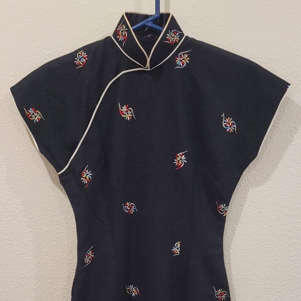 Vintage Late 1940s\1950s Custom CheongSam (Chinese gown w/ Mandarin collar)